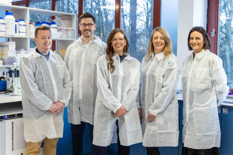 Escocia apuesta por un omega-3 sin pescado producido a partir de microalgas